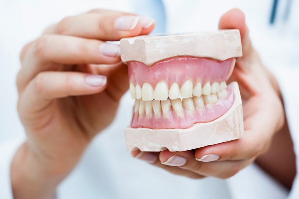 Các yếu tố ảnh hưởng đến chi phí niềng răng 1 Các yếu tố ảnh hưởng đến chi phí niềng răng 1