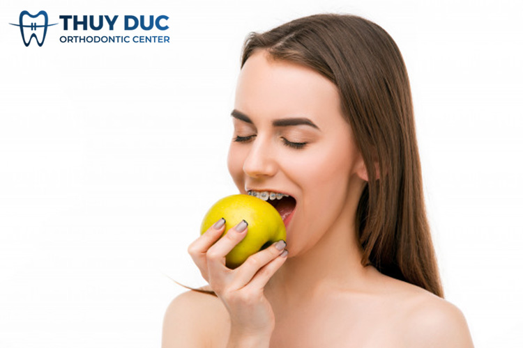 Chế độ chăm sóc răng niềng không đúng cách 1 Chế độ chăm sóc răng niềng không đúng cách 1