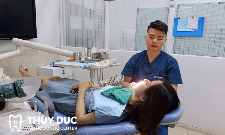 Niềng răng tháo lắp ốc nong có đau không? 1 Niềng răng tháo lắp ốc nong có đau không? 1