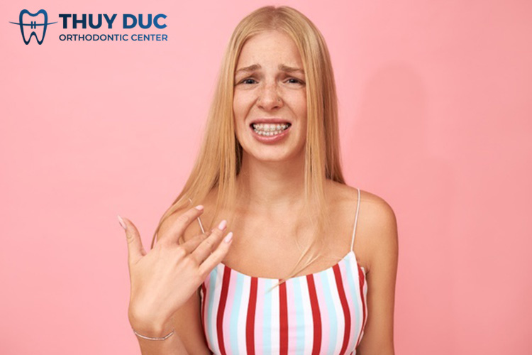 Tại sao niềng răng xong vẫn xấu? 1