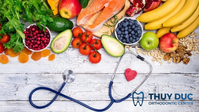 Nguyên nhân khiến răng sứ bọc xong bị thưa, đau nhức 1