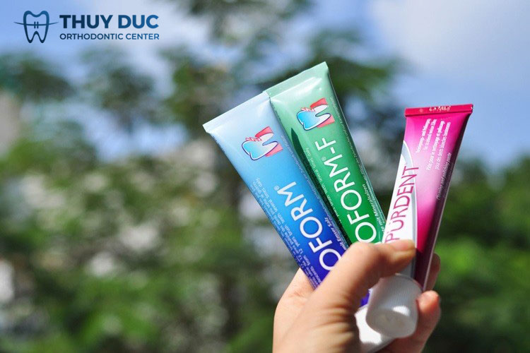 Kem đánh răng Emoform 1 Kem đánh răng Emoform 1