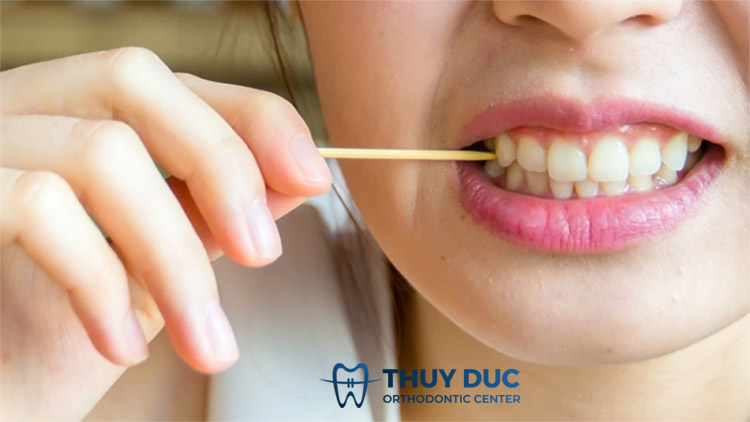 Dùng tăm xỉa răng có tốt không? 1