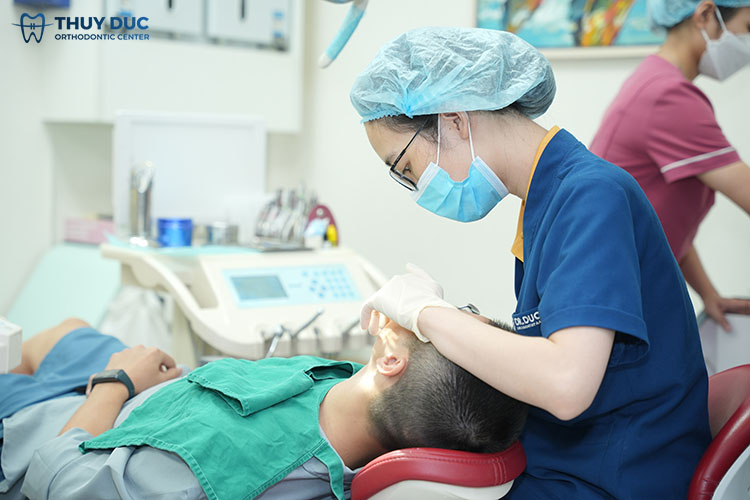 Khám răng định kỳ 1 Khám răng định kỳ 1