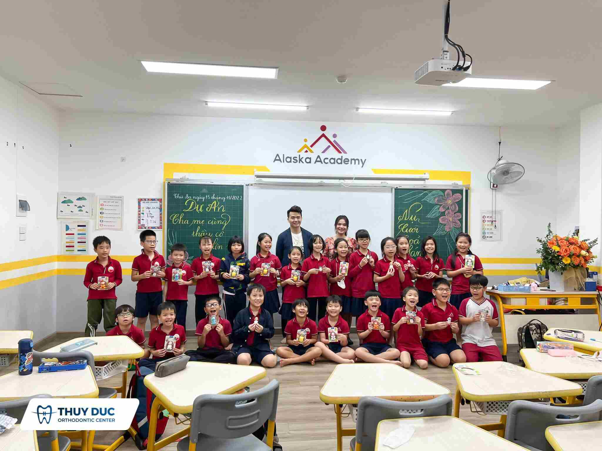 CÁC BẠN NHỎ ƠI, CÙNG BÁC SĨ ĐỨC HỌC CÁCH CHĂM SÓC RĂNG MIỆNG NHÉ! 5 CÁC BẠN NHỎ ƠI, CÙNG BÁC SĨ ĐỨC HỌC CÁCH CHĂM SÓC RĂNG MIỆNG NHÉ! 5