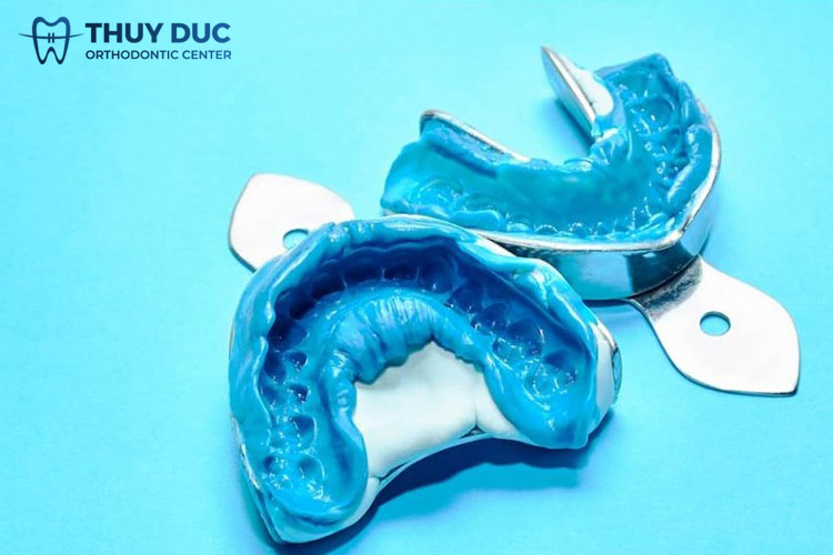 Lấy dấu răng bằng hợp chất nhiệt dẻo 1 Lấy dấu răng bằng hợp chất nhiệt dẻo 1