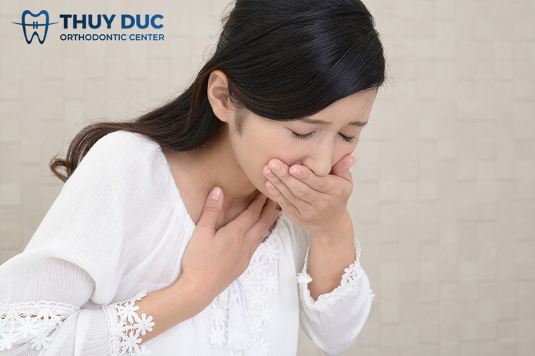 2. Nuốt phải mắc cài niềng răng có nguy hiểm không? 1